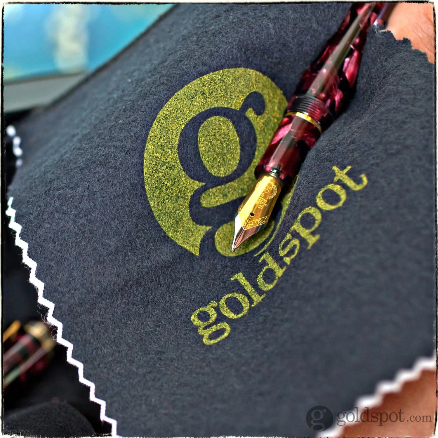 Connoisseurs Goldspot Pen And Jewelry Cleaning Cloth 2 Connoisseurs Goldspot Pen And Jewelry Cleaning Cloth - Image 2